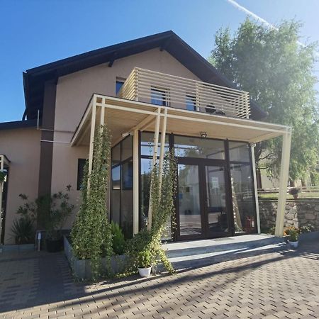 Pensiunea Prestige House Curtea de Argeş Zewnętrze zdjęcie
