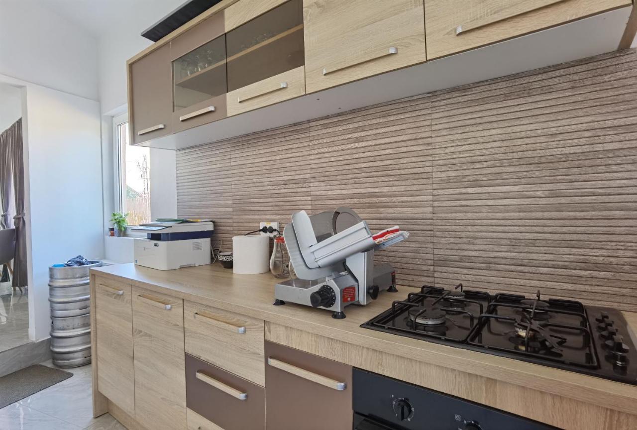 Pensiunea Prestige House Curtea de Argeş Zewnętrze zdjęcie