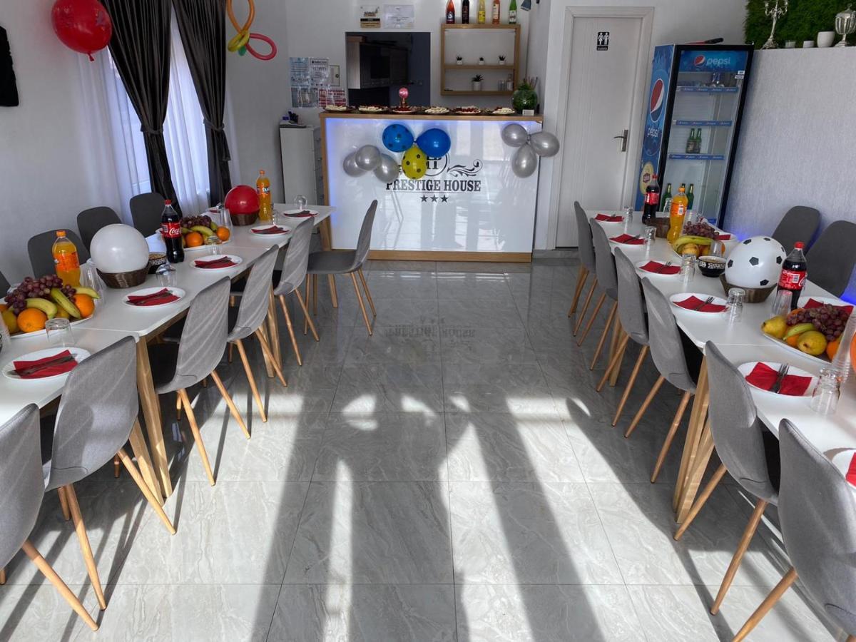 Pensiunea Prestige House Curtea de Argeş Zewnętrze zdjęcie