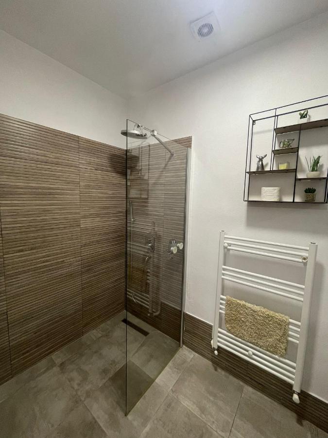 Pensiunea Prestige House Curtea de Argeş Zewnętrze zdjęcie