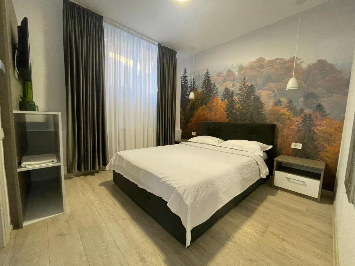 Pensiunea Prestige House Curtea de Argeş Zewnętrze zdjęcie