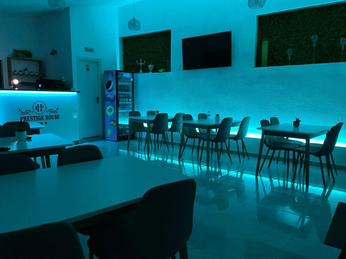 Pensiunea Prestige House Curtea de Argeş Zewnętrze zdjęcie