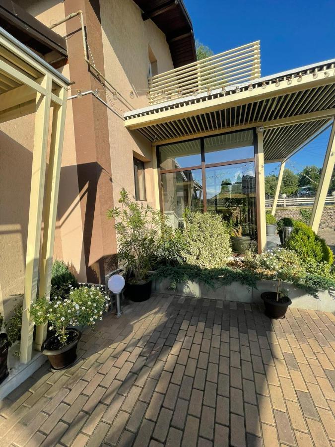 Pensiunea Prestige House Curtea de Argeş Zewnętrze zdjęcie