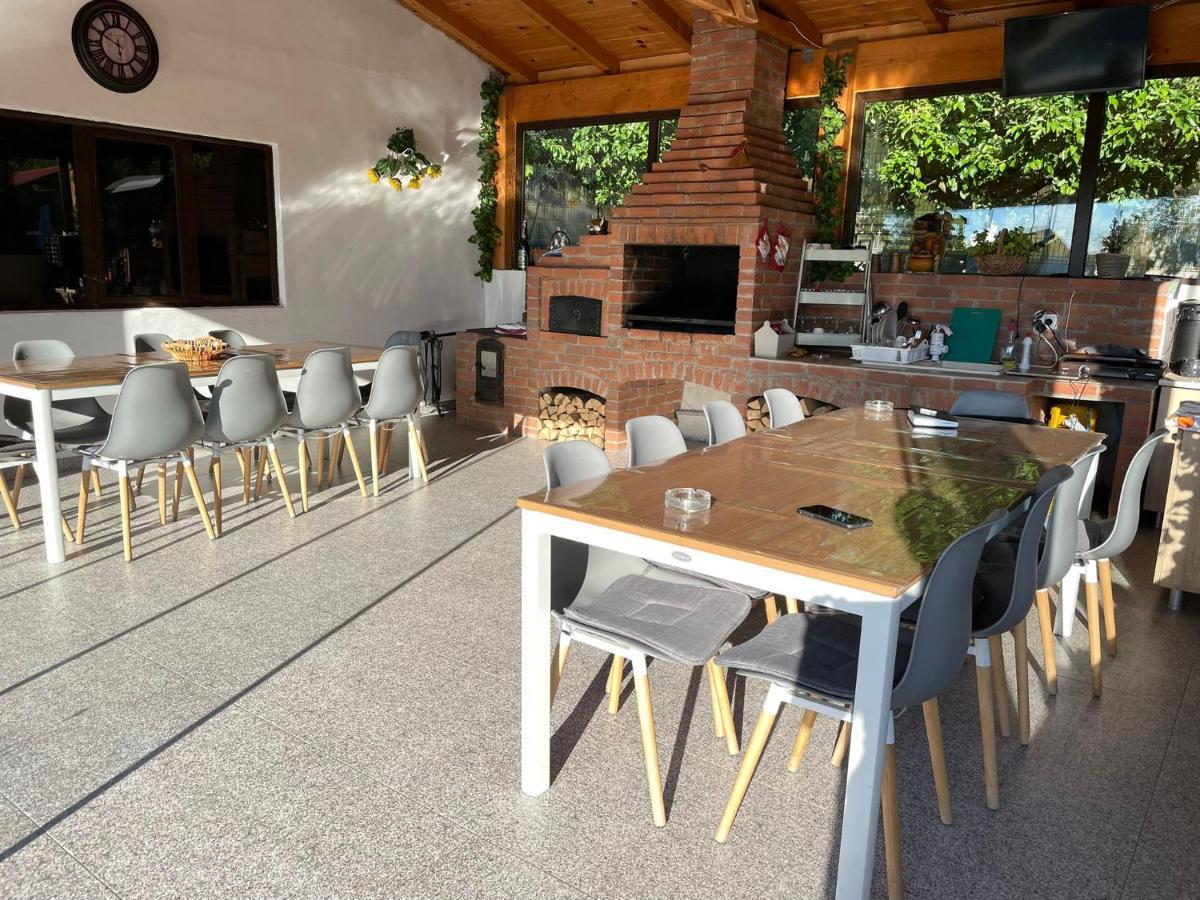 Pensiunea Prestige House Curtea de Argeş Zewnętrze zdjęcie