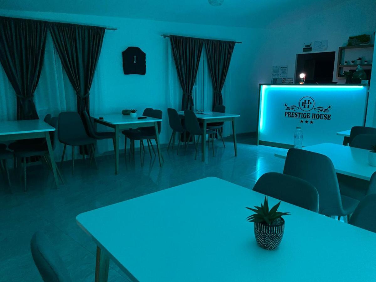 Pensiunea Prestige House Curtea de Argeş Zewnętrze zdjęcie