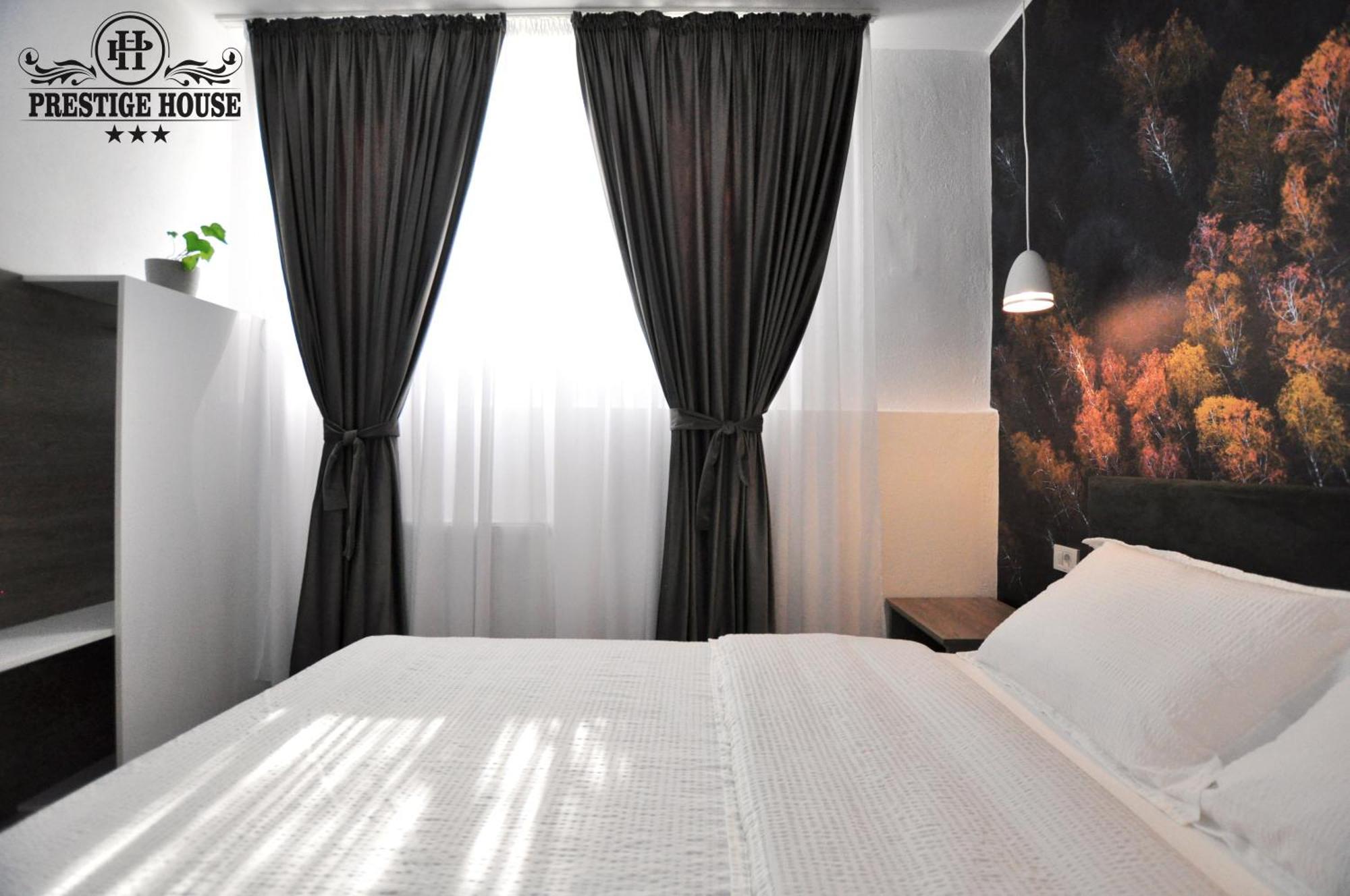 Pensiunea Prestige House Curtea de Argeş Zewnętrze zdjęcie