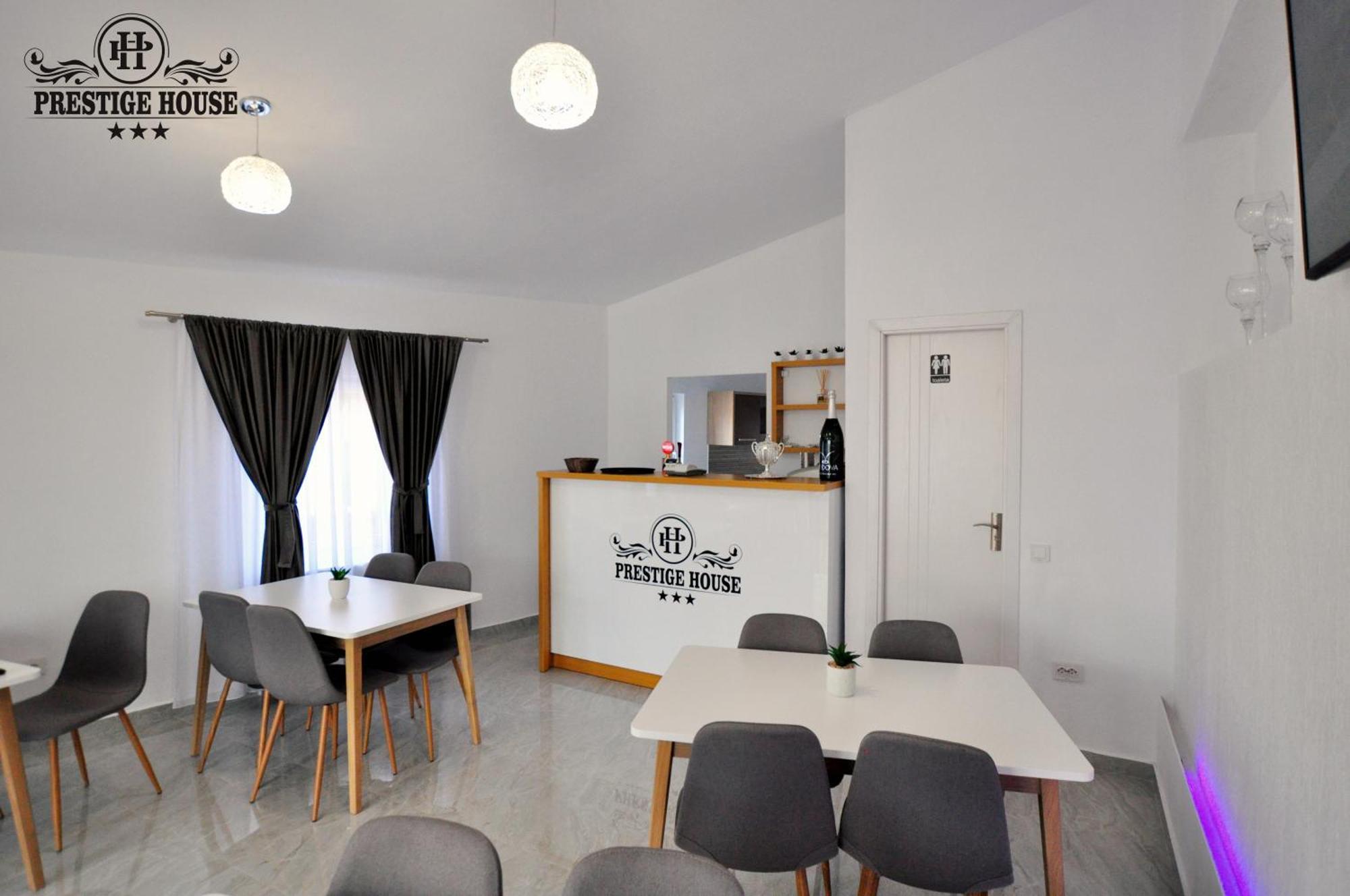 Pensiunea Prestige House Curtea de Argeş Zewnętrze zdjęcie