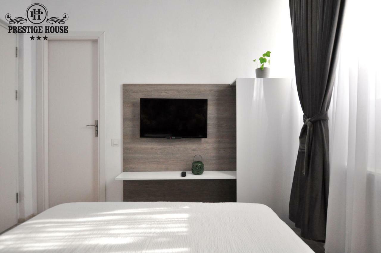 Pensiunea Prestige House Curtea de Argeş Zewnętrze zdjęcie