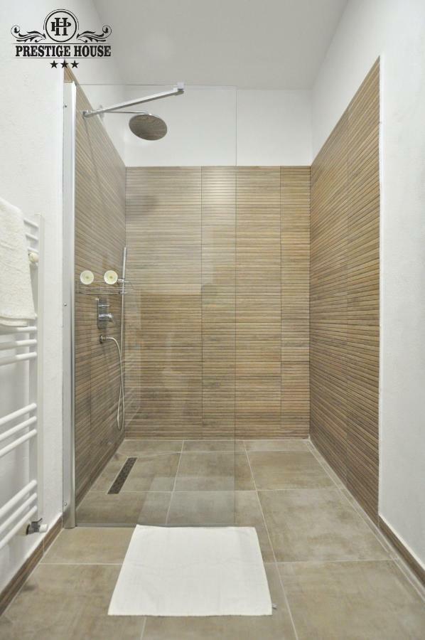 Pensiunea Prestige House Curtea de Argeş Zewnętrze zdjęcie